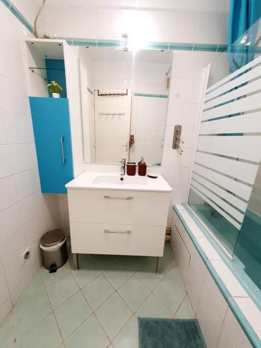 Appartement Avec 3 Chambres 80M2 Plein Sud Marignane Ngoại thất bức ảnh