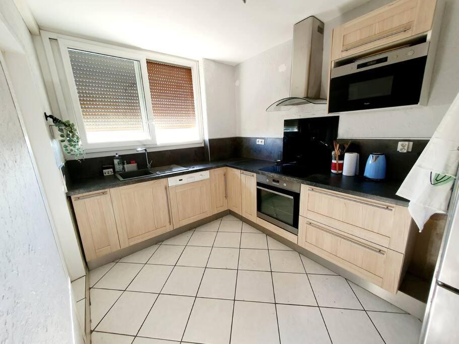 Appartement Avec 3 Chambres 80M2 Plein Sud Marignane Ngoại thất bức ảnh